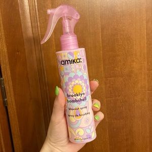 Amika Brooklyn Bombshell Blowout Spray